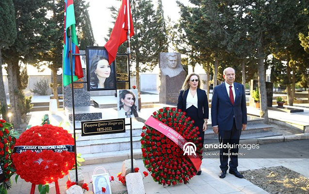 Ersin Tatar Qənirə Paşayevanın məzarını ziyarət etdi 