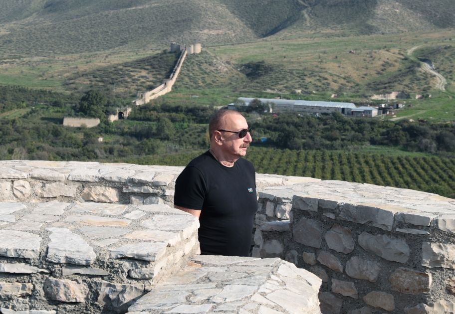 İlham Əliyev Əsgəran qalasında - FOTO