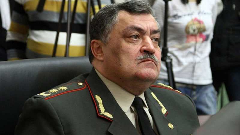 General infarkt keçirdi