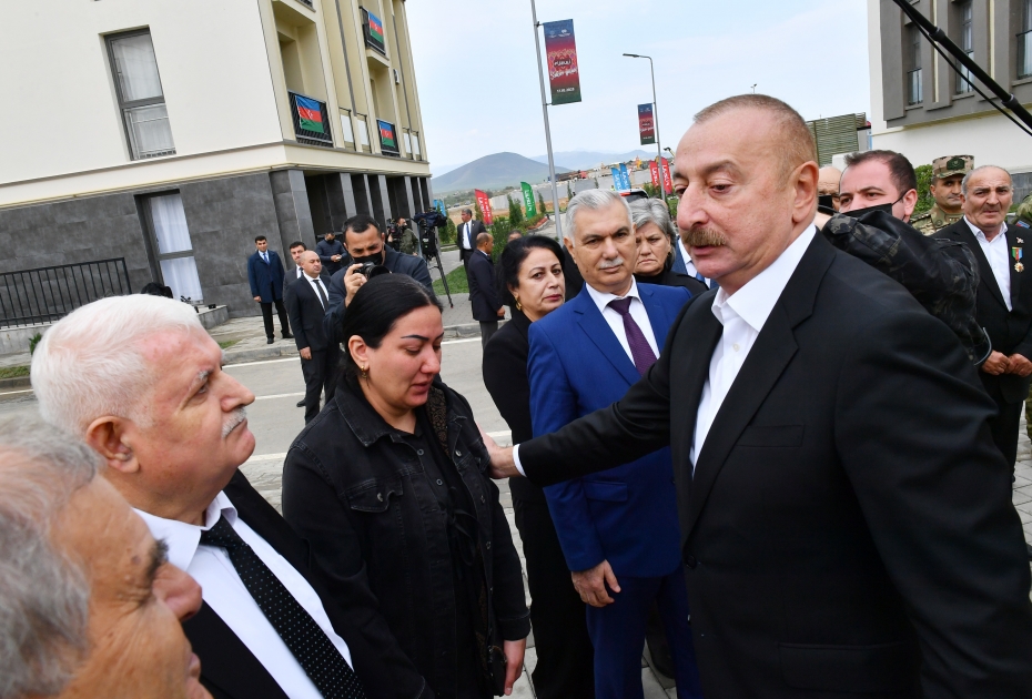 Prezident Füzulidə ictimaiyyət nümayəndələri ilə görüşdü - FOTOLAR