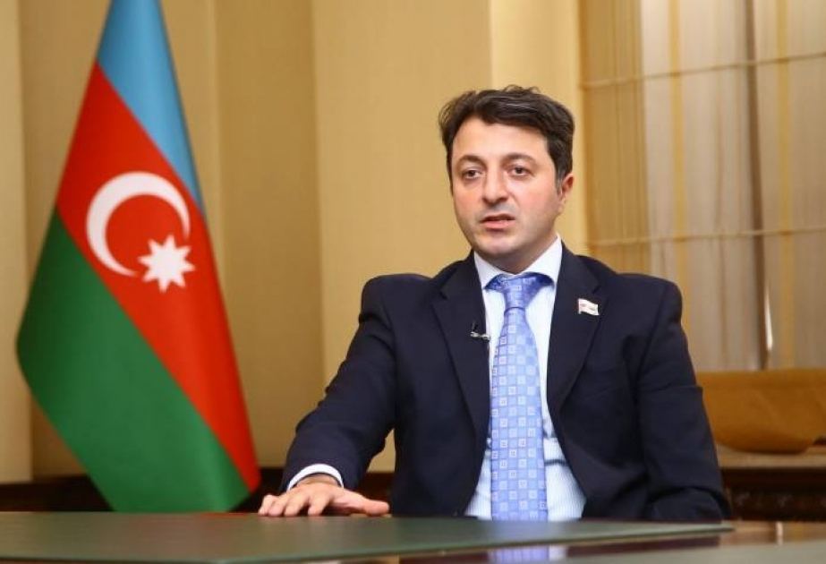 Deputat onun çıxışına lağ edənlərə salam göndərdi