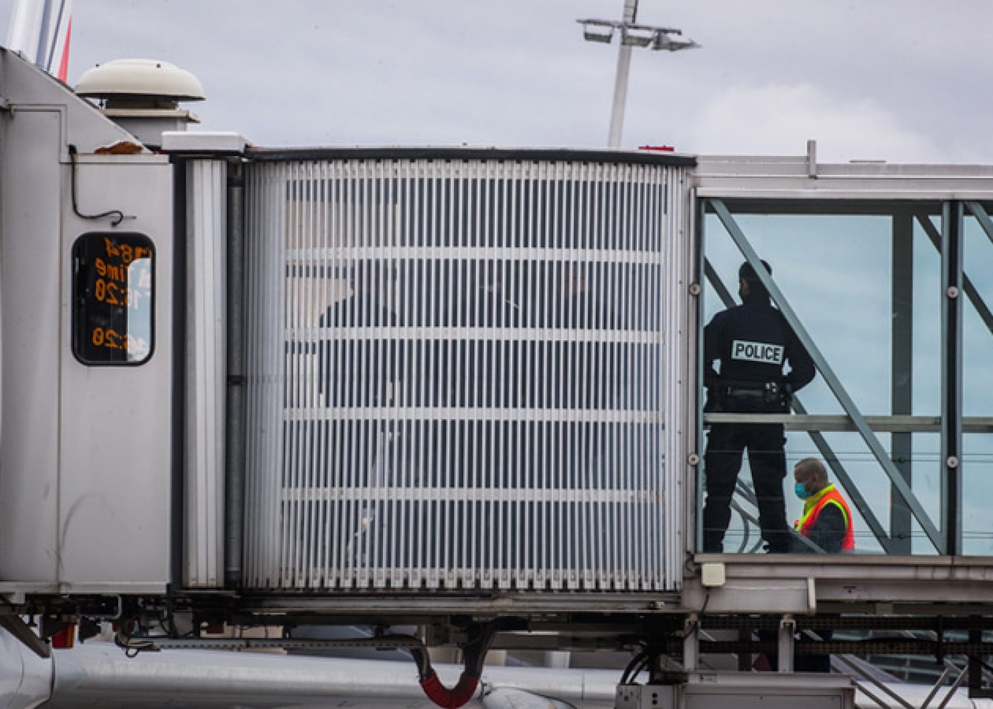 Fransada 6 hava limanı bomba təhlükəsi səbəbindən boşaldıldı