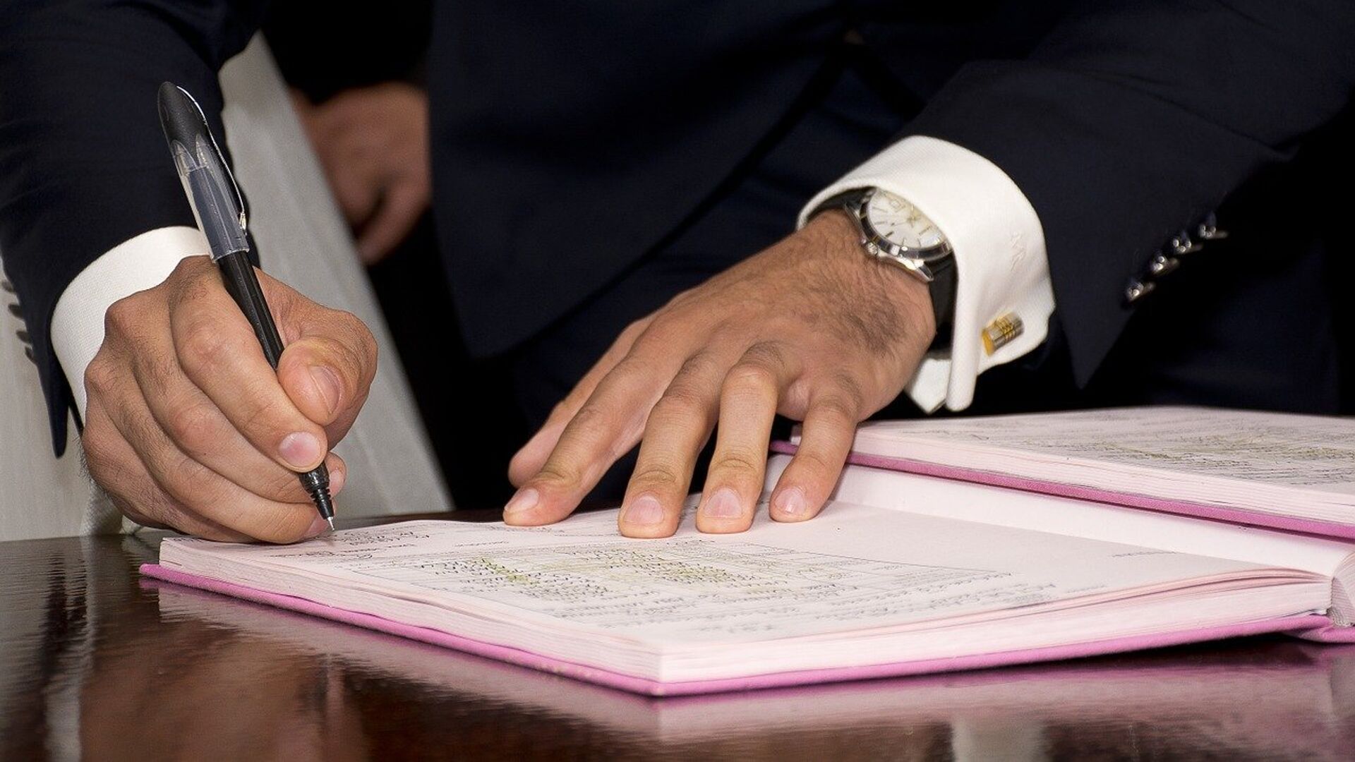 3 siyasi partiya fəaliyyətini dayandırdı