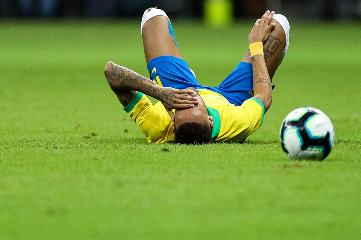Ağır zədələnən Neymar 9 ay futbol oynaya bilməyəcək