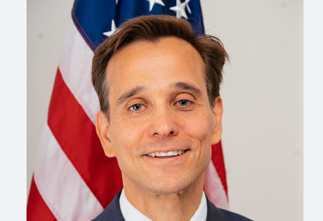 ABŞ rəsmisi Azərbaycana gəlir - SƏBƏB