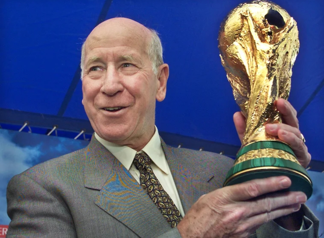 Əfsanəvi futbolçu vəfat etdi 