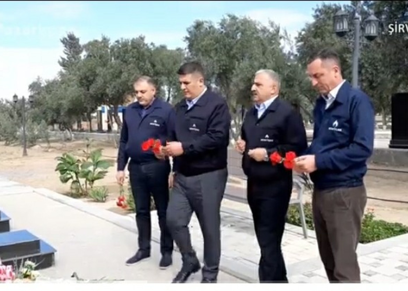 Salyan Regional qaz istismarı İdarəsinin rəhbərliyi şəhid ailəsini ziyarət etdi - VİDEO