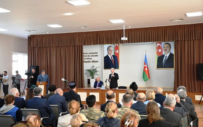 Əmircanlılar Eldar Əzizovdan məscidin təmirini xahiş etdilər - FOTOLAR
