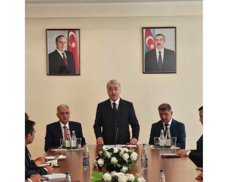 Yeni icra başçısı kollektivə təqdim olundu