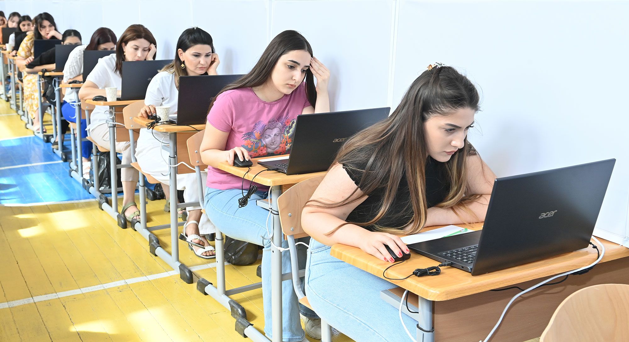 İş axtaran müəllimlərin nəzərinə: bu məktəblərdə yerlər boş qalıb - SİYAHI