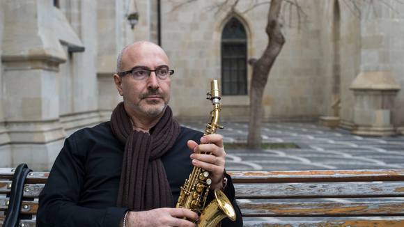 Mənim müəlliflik hüquqlarım Azərbaycanda yox, Almaniyada qorunur - Əməkdar artist