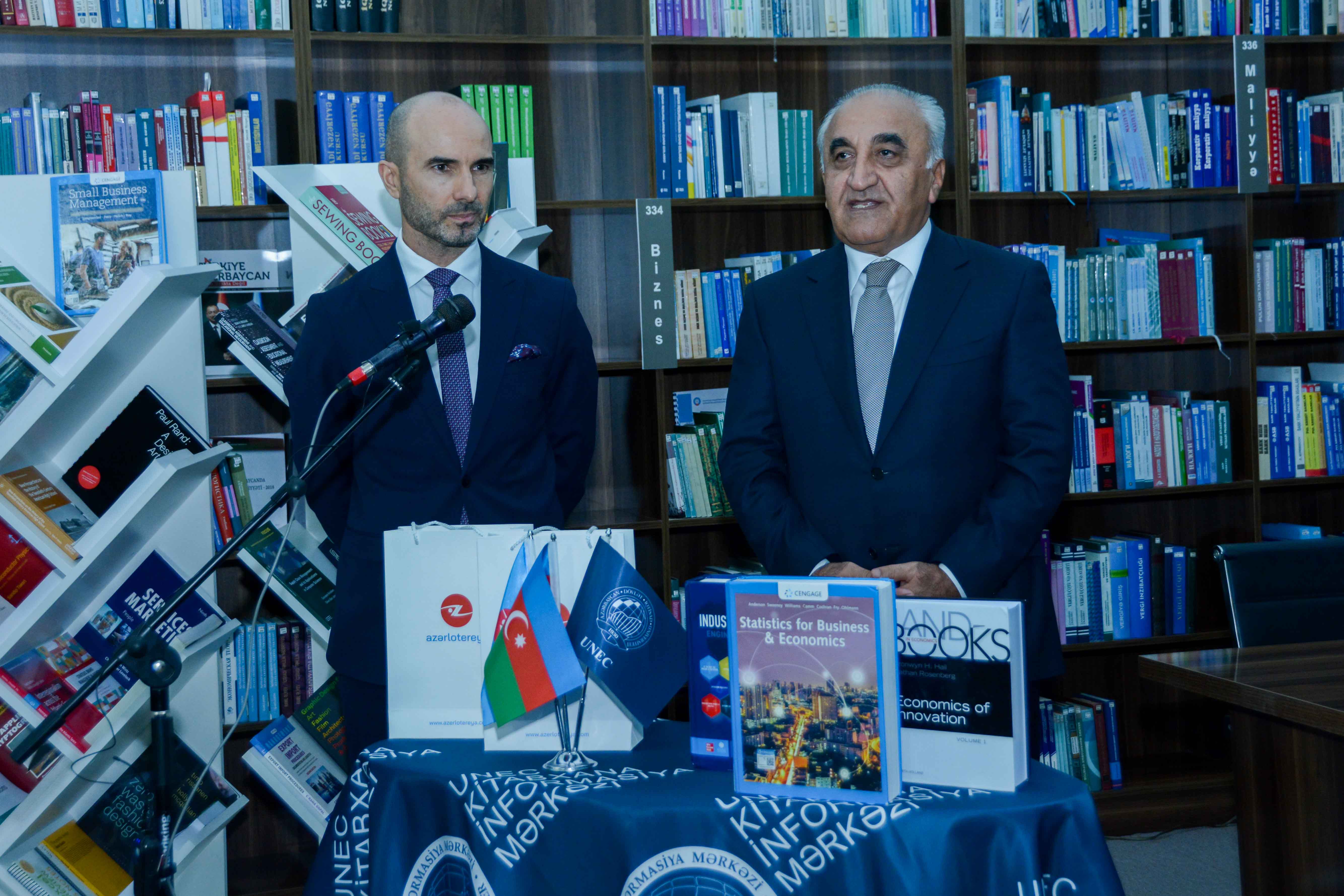 “Azərlotereya” UNEC-ə kitablar hədiyyə etdi - FOTOLAR
