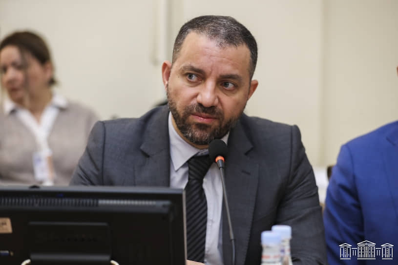 Ermənistanın iqtisadiyyat naziri Rusiya ilə ticarətdən DANIŞDI