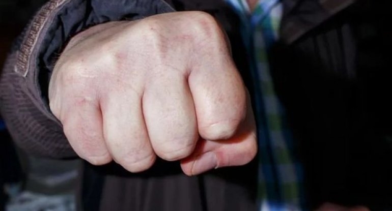 Bakıda kişi qonşusunu yumruqla öldürdü - TƏFƏRRÜAT