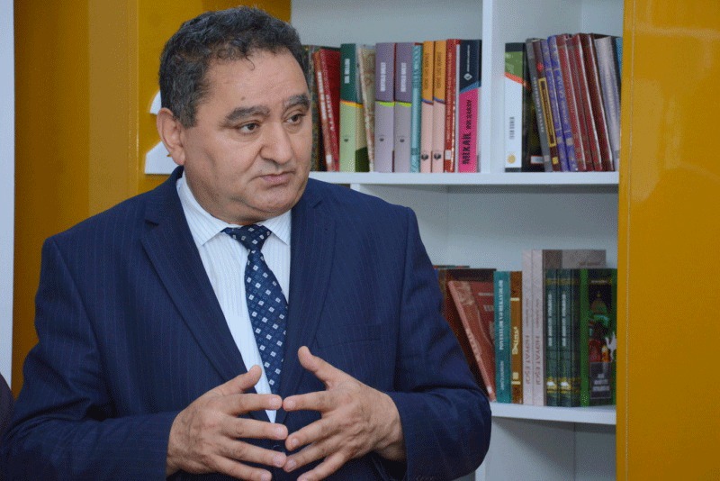 Universitetlər tələbələrin vəsaiti hesabına dolanırlar - Etibar Əliyev