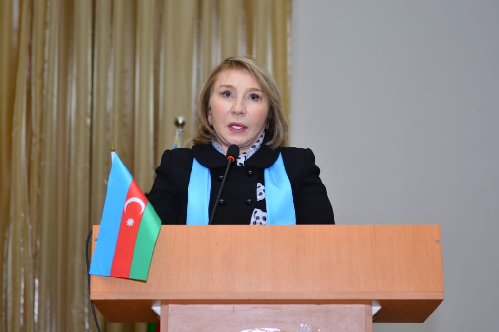 Deputat komitə sədrinin təklifinə qarşı ÇIXDI