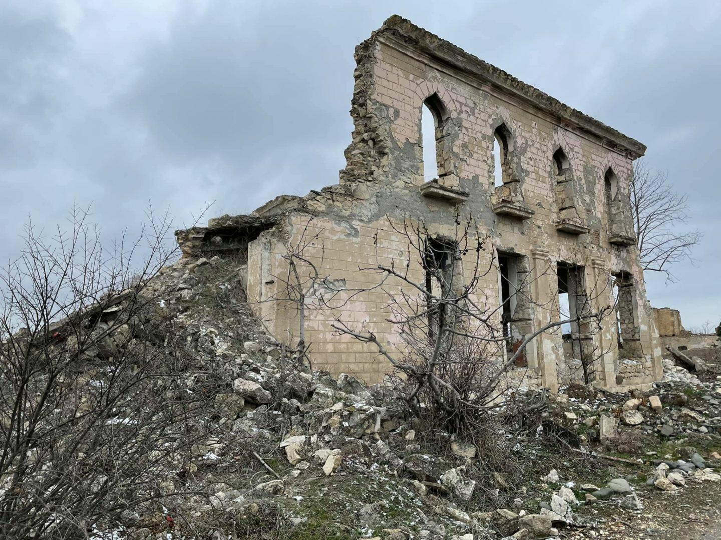 Ağdamda, Şuşada dağılmış yerləri görmək kədərlidir