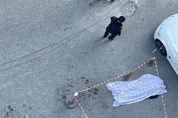 Bakıda intihar - Ana öldü, qızı ağır yaralandı