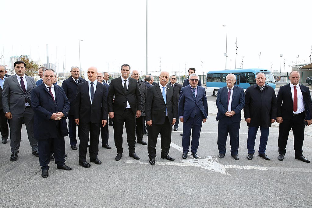 AHİK Zəfər Günü ilə əlaqədar 4200 ailəyə sovqat göndərdi - FOTO