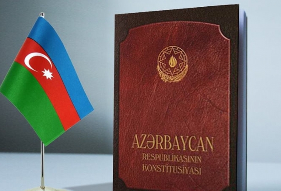 Konstitusiyanın əsas diqqət mərkəzində insan amili dayanır - Fərhad Abdullayev yazır...