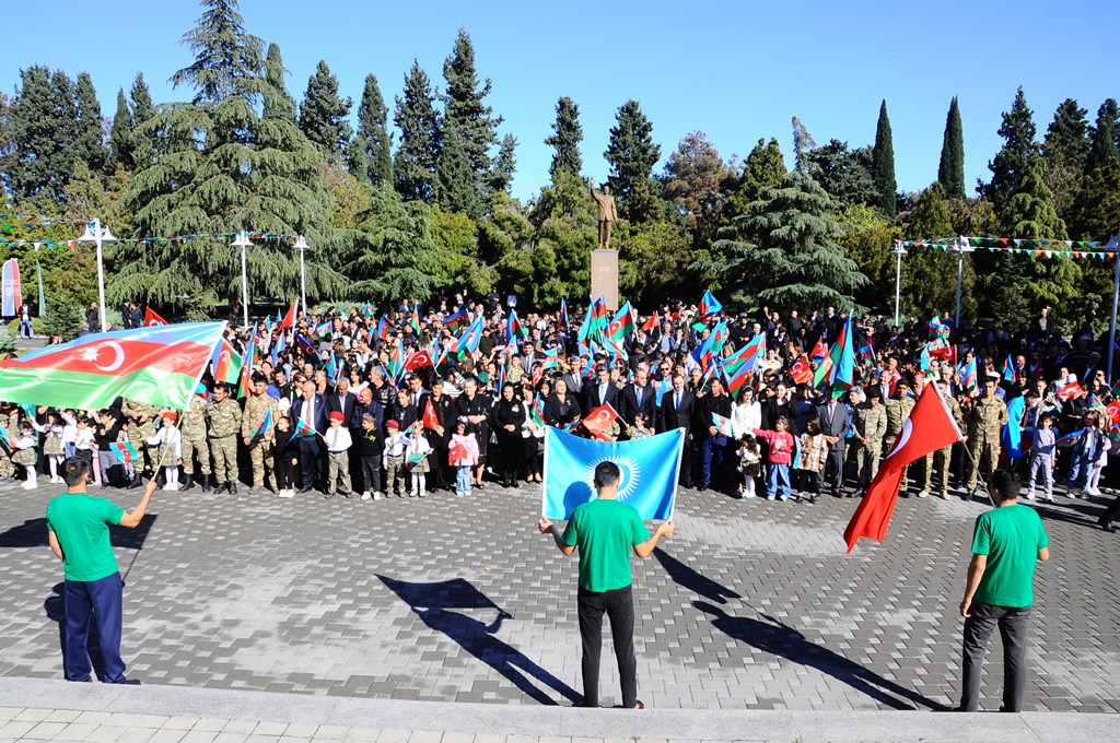 Naftalanda Zəfər günü böyük coşqu ilə qeyd edilib - FOTO