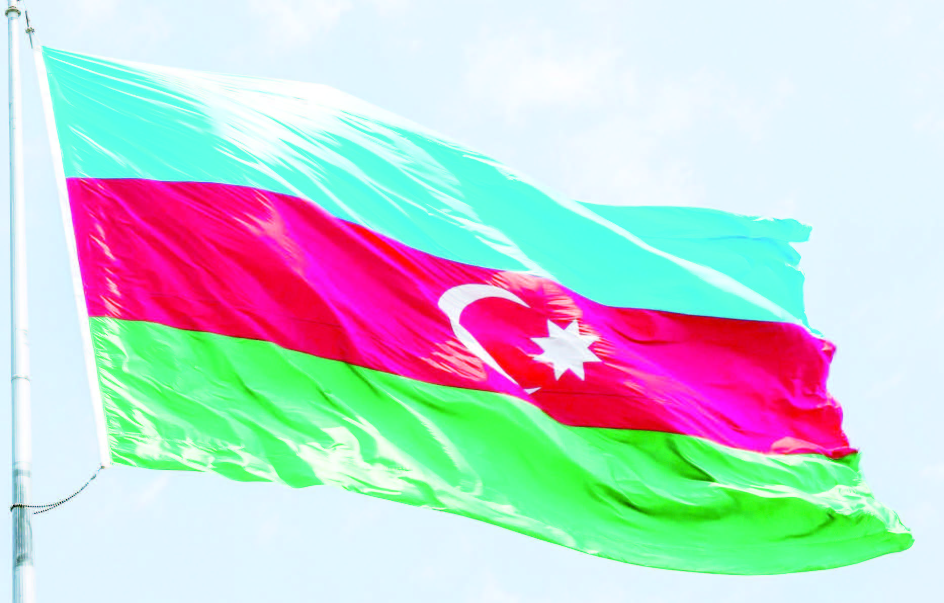Bir kərə yüksələn bayraq...