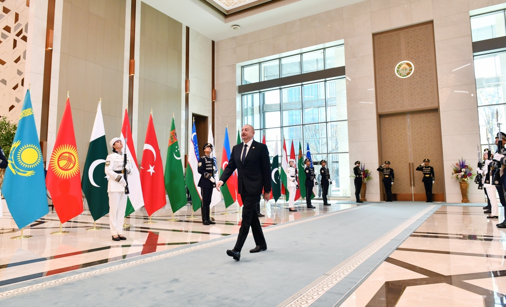 İlham Əliyev Daşkənddəki rəsmi qəbulda iştirak edib