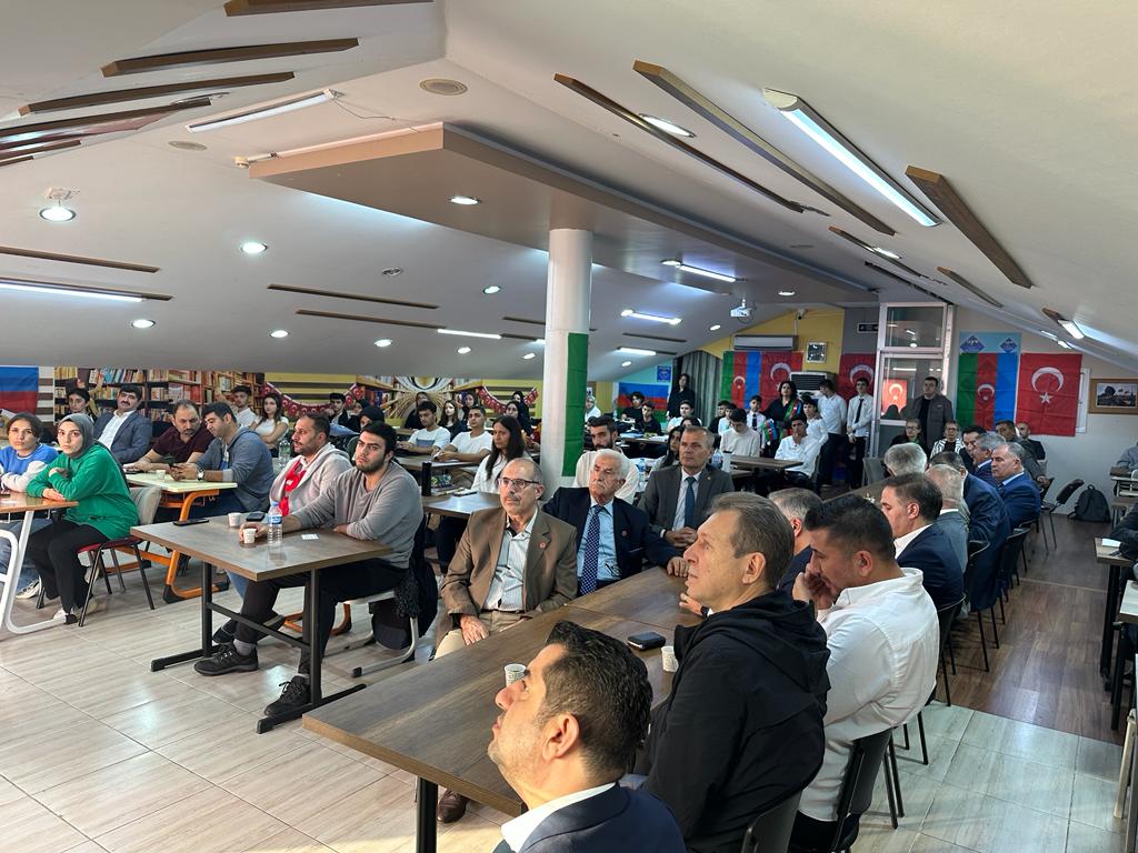 İstanbulda Zəfər gününə həsr olunmuş elmi konfrans - FOTO