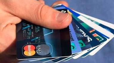 Üç nəfərin bank kartından 1482 manat oğurlandı 