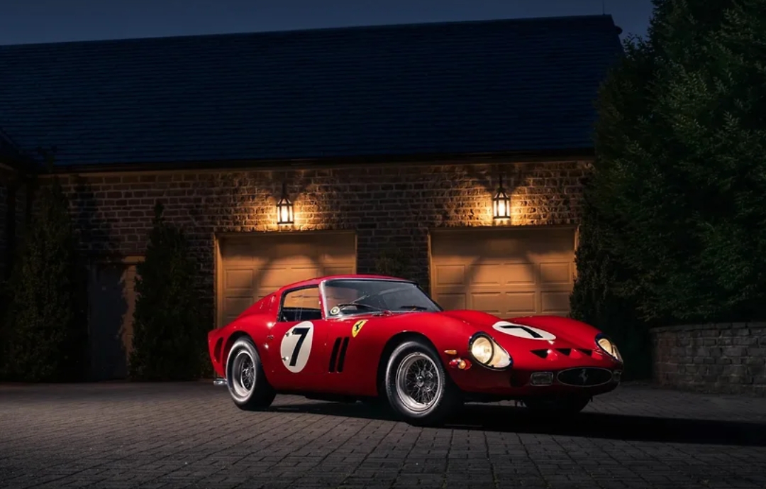 61 illik maşını 51 milyon dollara satdılar