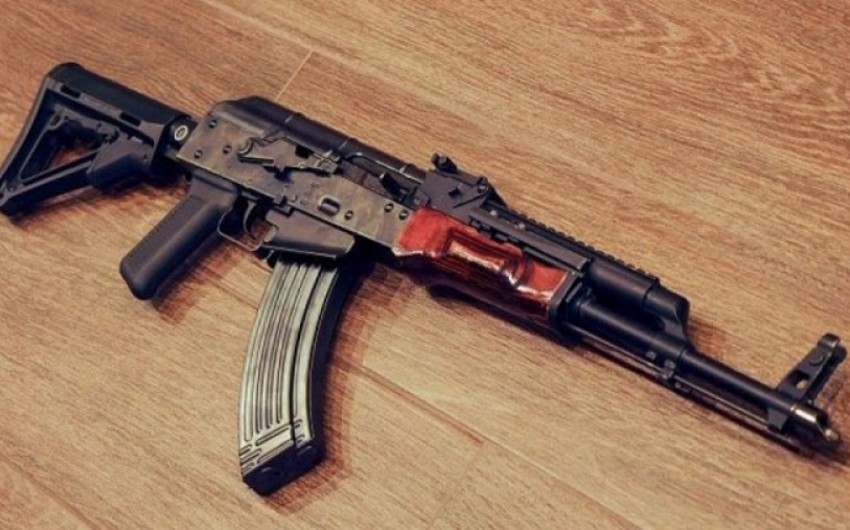 Vətəndaşlar avtomat və tüfəngləri polisə təhvil verdi