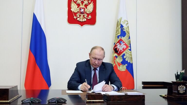 Putin prezident seçkiləri barədə qanuna dəyişikliyi TƏSDİQLƏDİ