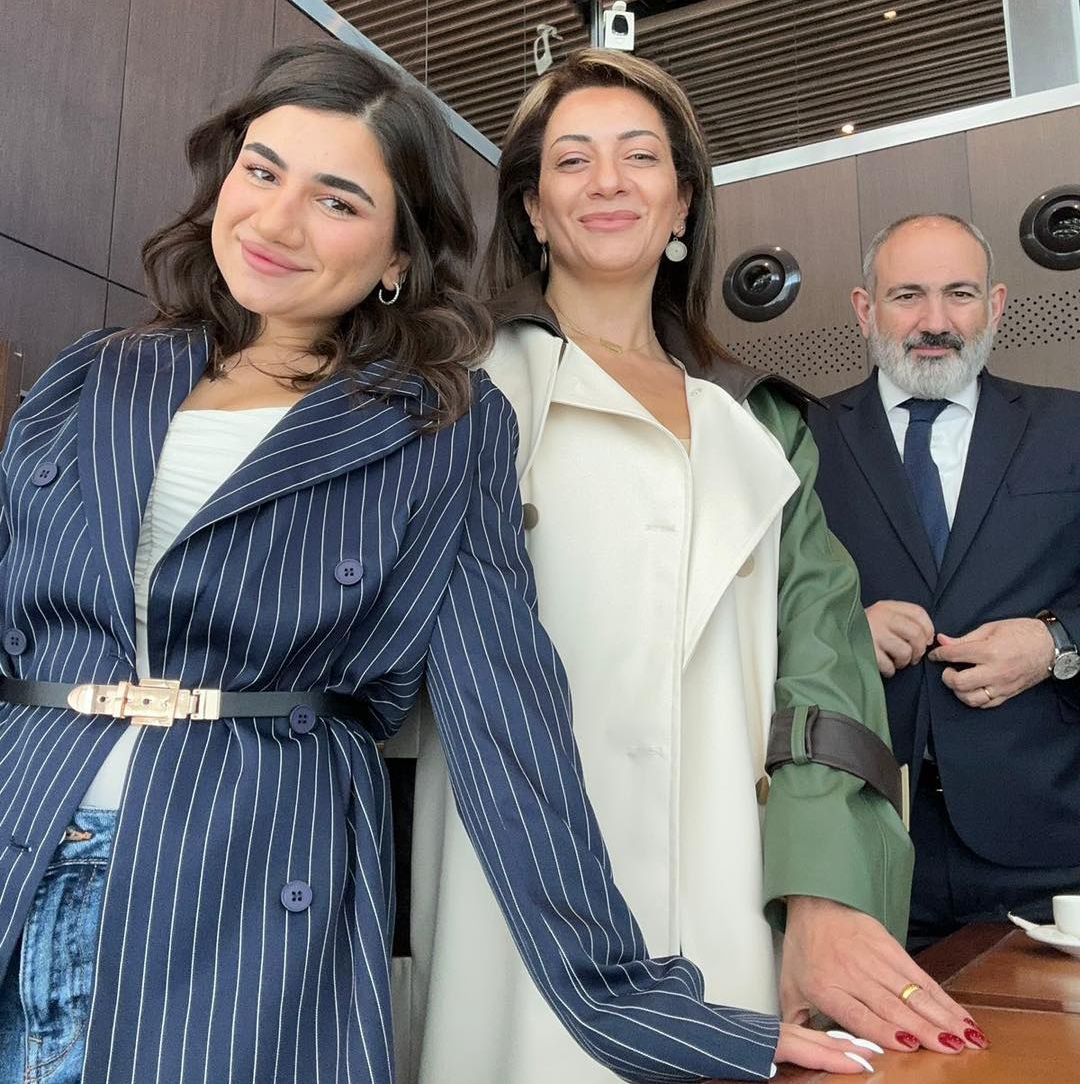 Paşinyan qızının şəklini paylaşdı