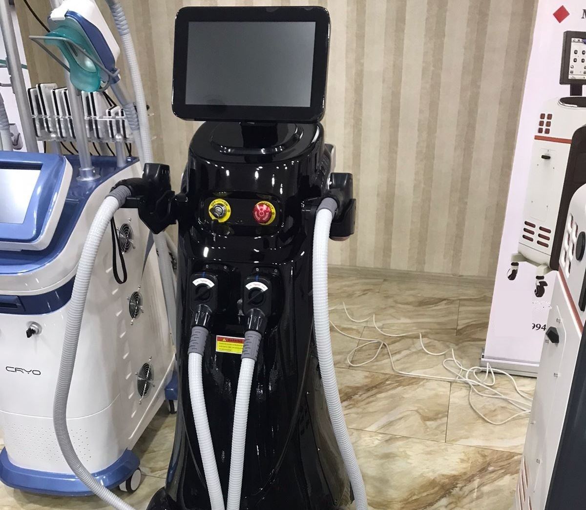 Gözəllik salonundan lazer aparatları oğurlandı