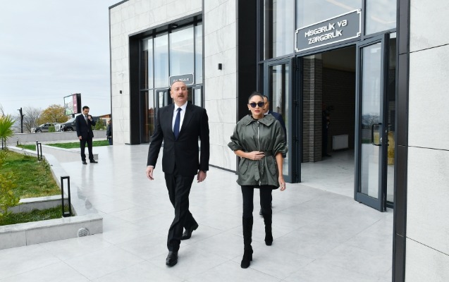 İlham Əliyevlə xanımının açılışdan FOTOLAR
