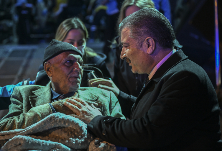 Qəzzadakı xərçəng xəstələri Türkiyəyə gətirildi - FOTO