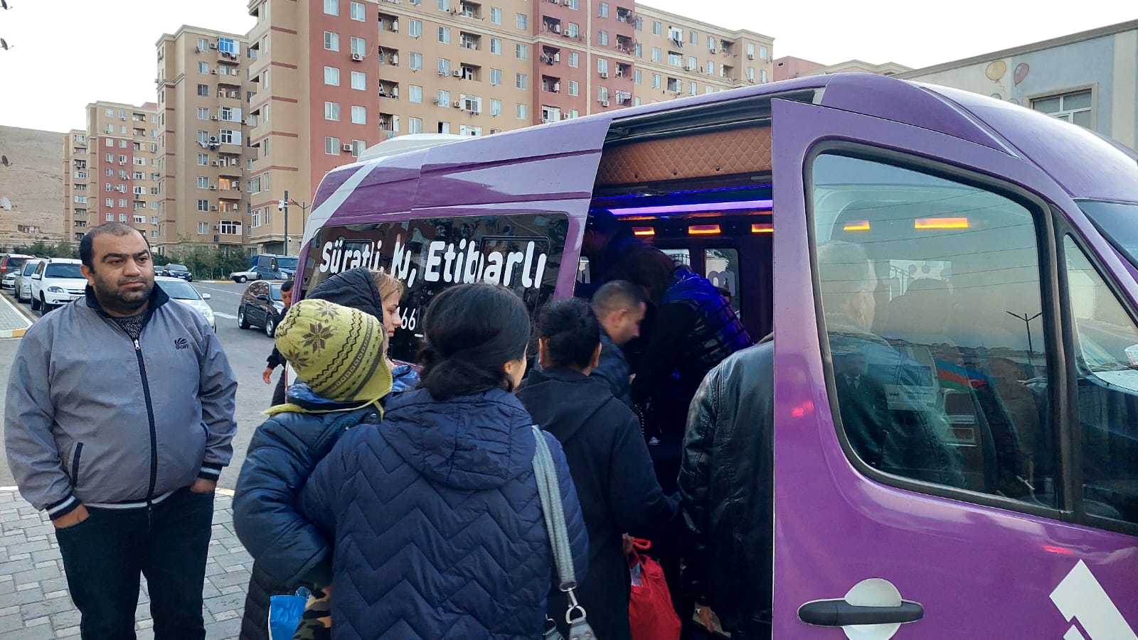 Zabuxa 46 ailə köçürülüb - FOTOLAR
