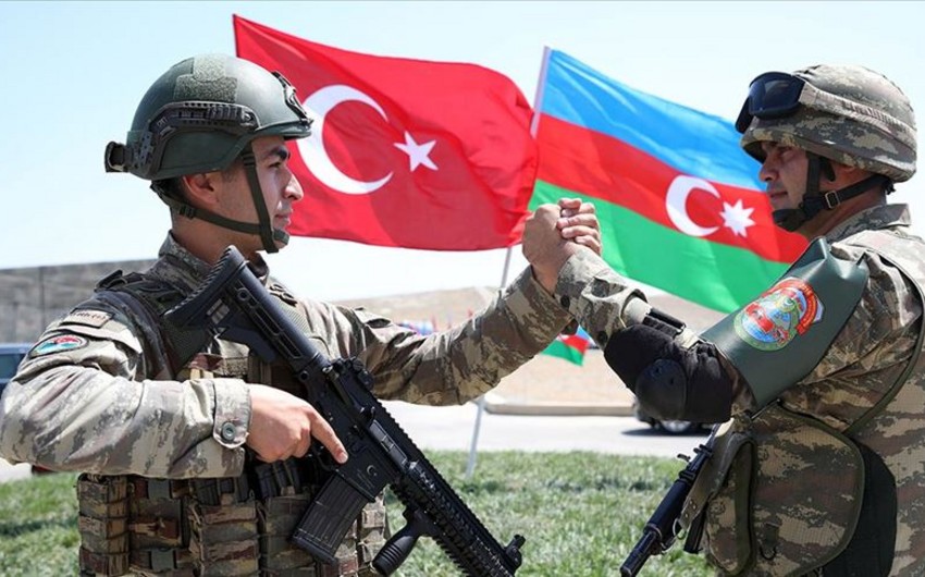 Türkiyə hərbçiləri daha bir il Azərbaycanda qalacaq - Qanun qüvvəyə mindi