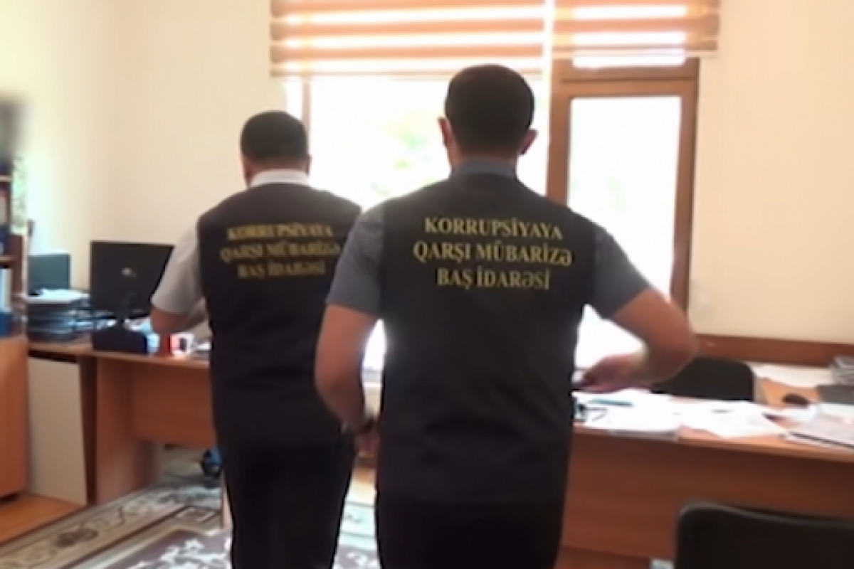 Prokurorluq dövlət qurumunda əməliyyat keçirdi - Saxlanılanlar var