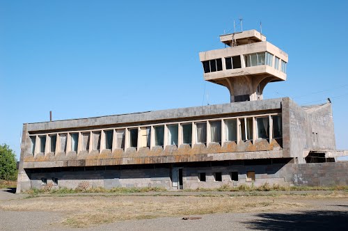 Ermənistan Gorus aeroportunu açmaq İSTƏYİR