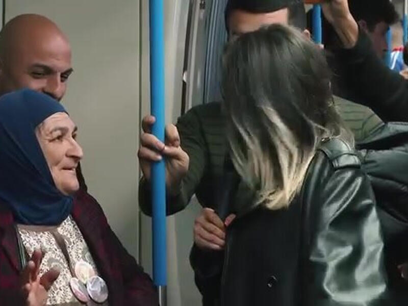 Bakı metrosunda maraqlı anlar - VİDEO