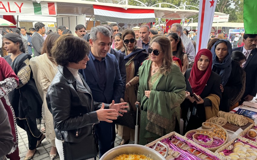 Pakistanın birinci xanımı Azərbaycanın stendini ziyarət etdi