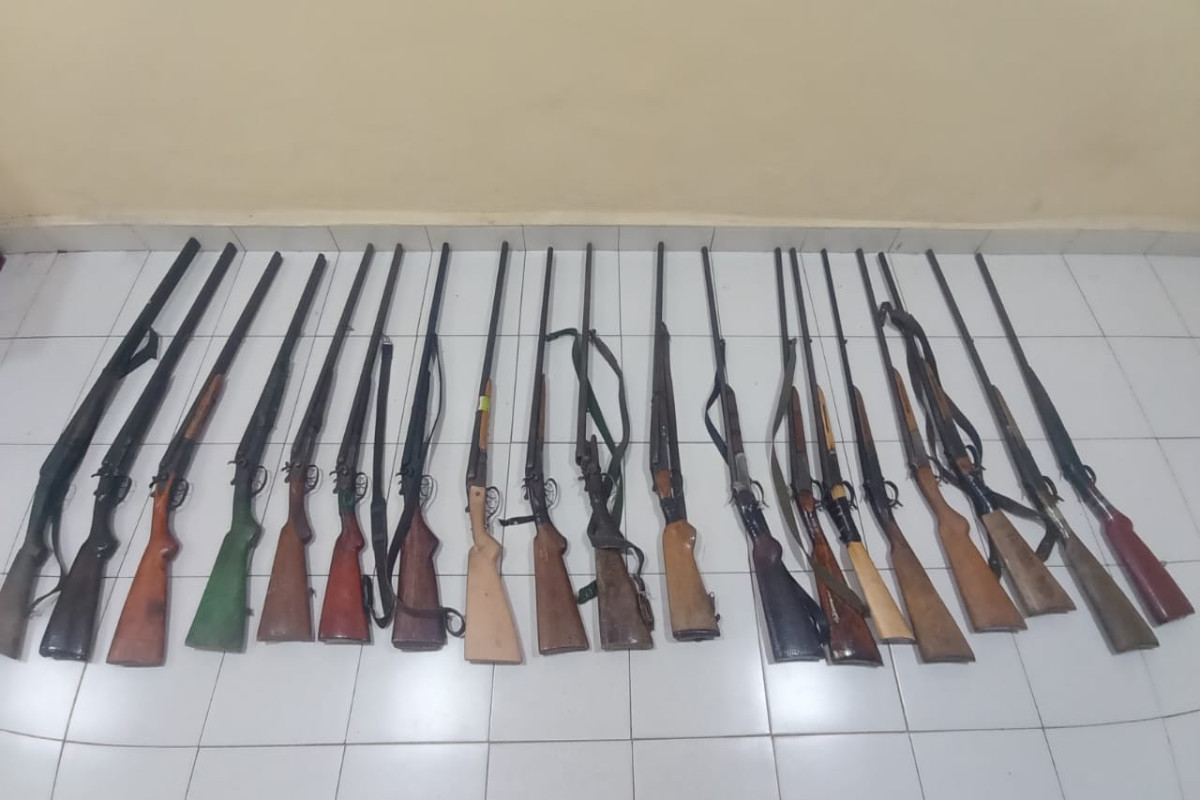 Şirvanda 19 ov tüfəngi polisə təhvil verildi