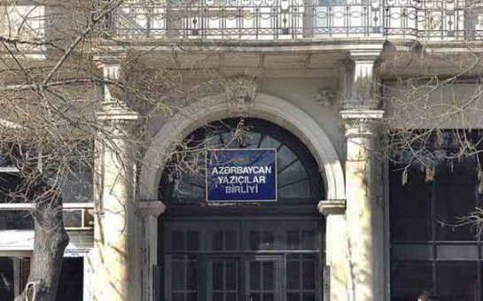 AYB-də mənzil qalmaqalı: Yazarlar tənqid, deputatlar müdafiə edir