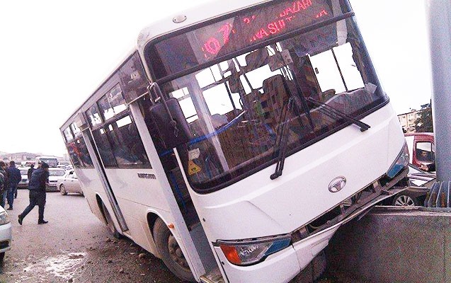 Avtobus sürücülərinin təqsiri ucbatından 17 nəfər ölüb