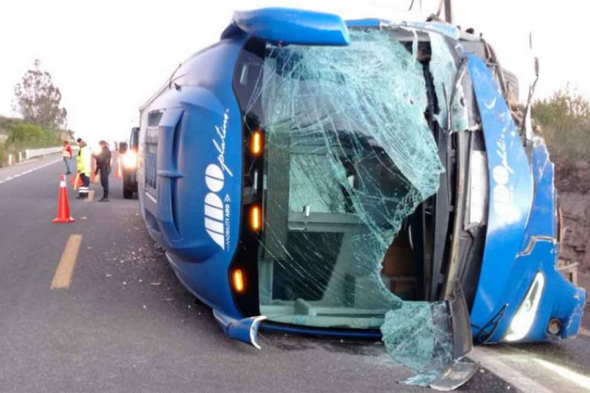 Sərnişinlə dolu avtobus aşdı - 12 ölü, 58 yaralı