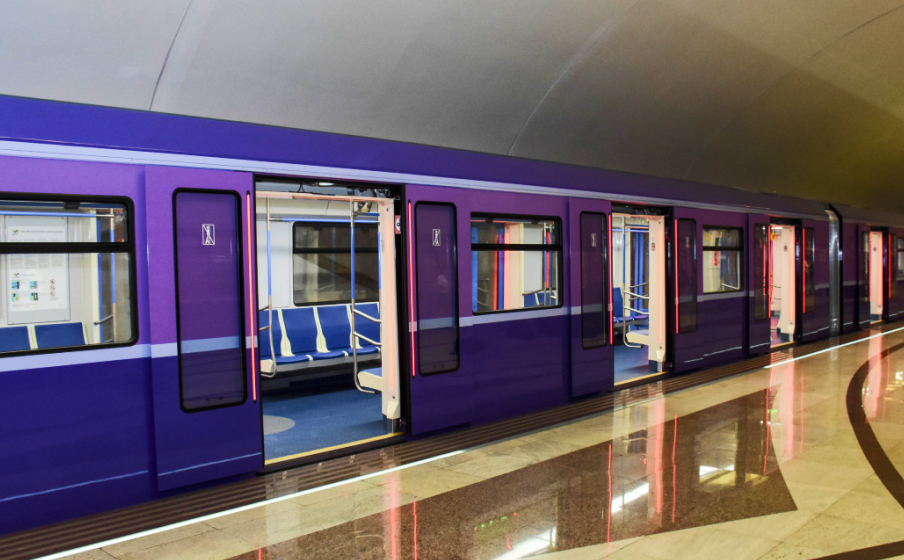 Metroda nasazlıq yarandı - Sərnişinlər qatardan düşürüldü