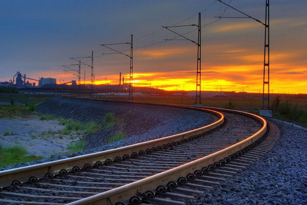 Ermənistanda qatarların hərəkəti dayandırılır - SƏBƏB