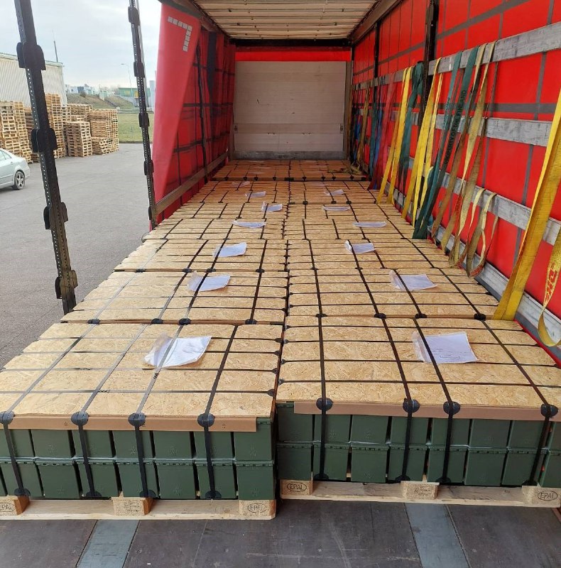 Litvadan Ukraynaya yardım: 3 milyon patron... - FOTO