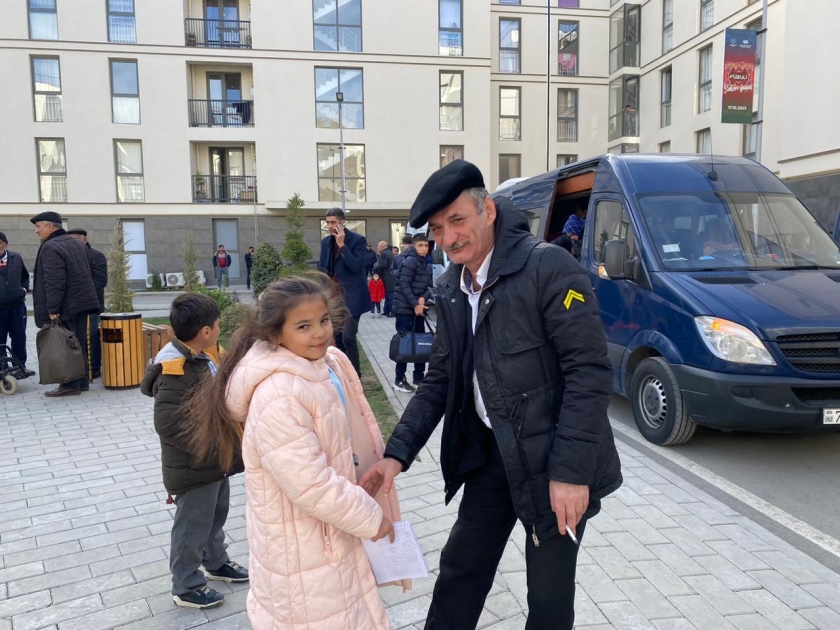 Füzulilər öz doğma yurduna qayıtdılar - FOTO